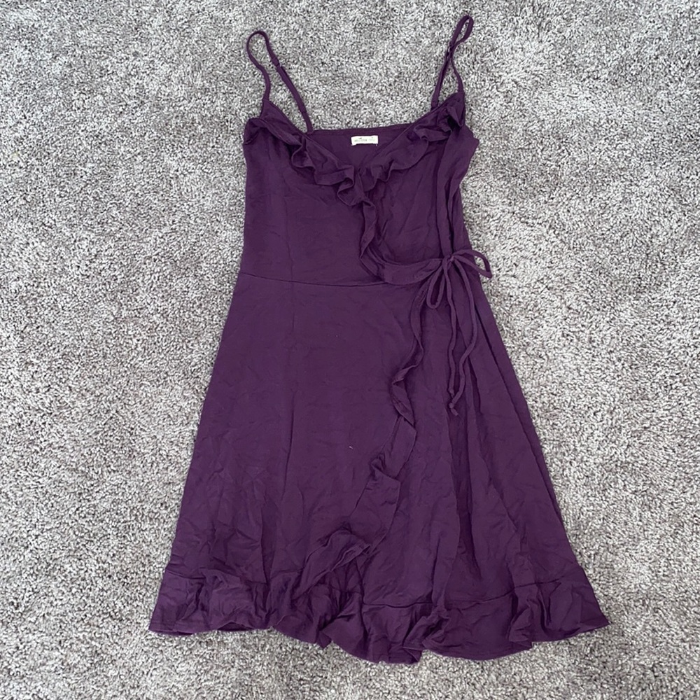 Women’s Hollister frilly purple dress size M